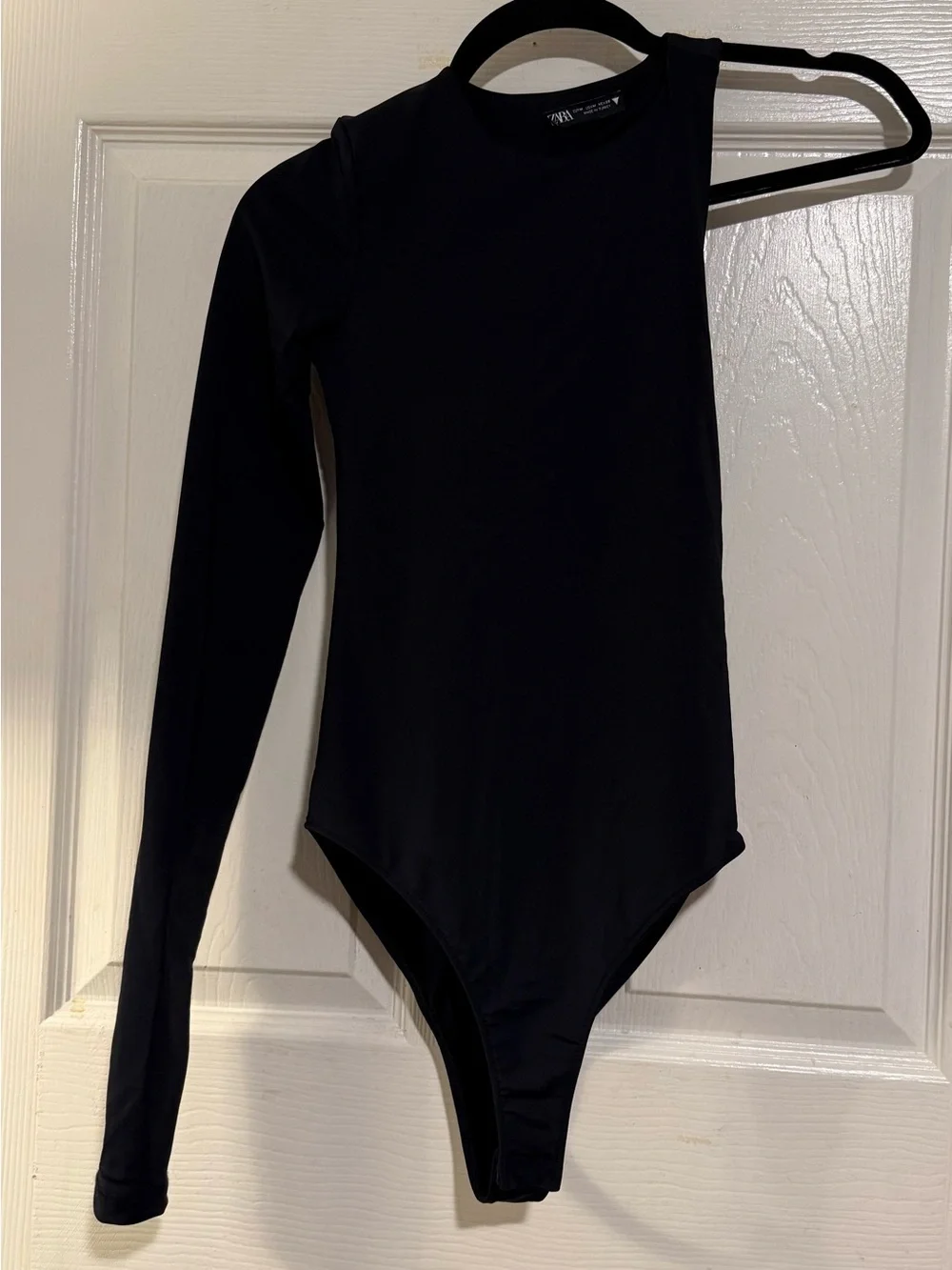 Zara Black One-Shoulder Long-Sleeve women’s Bodysuit size M